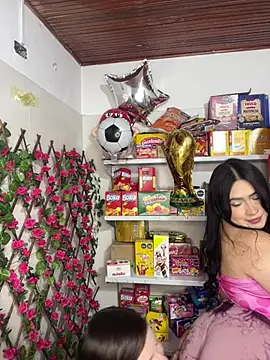 kitty  pinnk online show from 28, 6, 2026