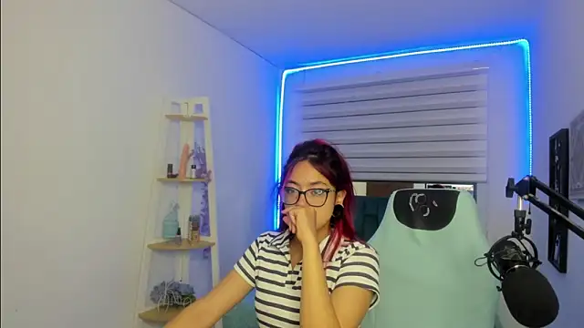 Sara Red X online show from 5, 5, 2026