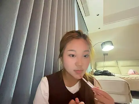 Snapshot of tutu512 chatting on 7, 6, 2026 tutu512 online show from 7, 6, 2026