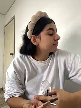 Gabyfosterr   online show from 18, 4, 2026