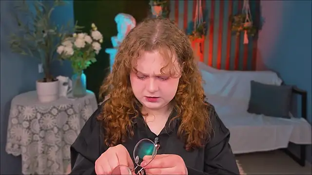 SaraSweetness online show from 27, 3, 2026