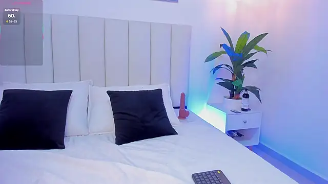 Snapshot of Megan_Brunette2 chatting on 5, 4, 2026 Megan Brunette2 online show from 5, 4, 2026