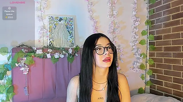 Snapshot of megan_n chatting on 31, 3, 2026 megan n online show from 31, 3, 2026