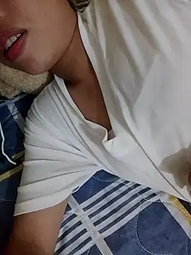 Snapshot of tinyk6 chatting on 18, 5, 2026 tinyk6 online show from 18, 5, 2026