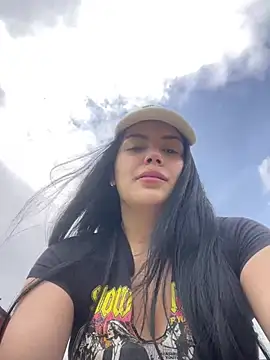 Snapshot of Cami_olarte chatting on 7, 6, 2026 Cami olarte online show from 7, 6, 2026