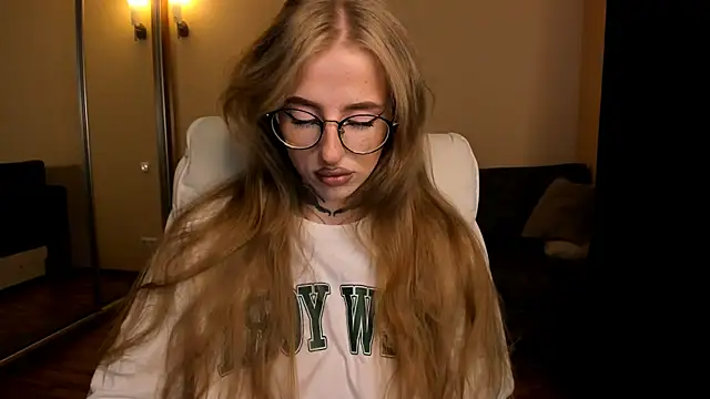 Snapshot of harley_kimm chatting on 23, 6, 2026 harley kimm online show from 23, 6, 2026