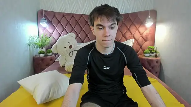 Snapshot of DaveBevy chatting on 9, 4, 2026 DaveBevy online show from 9, 4, 2026