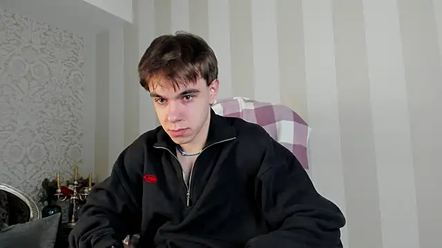 Snapshot of DaveBevy chatting on 12, 4, 2026 DaveBevy online show from 12, 4, 2026