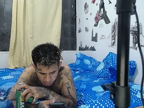 Snapshot of allison_maxtattoo_ chatting on 21, 4, 2026 allison maxtattoo online show from 21, 4, 2026