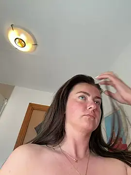 LolaSkyee online show from 16, 5, 2026