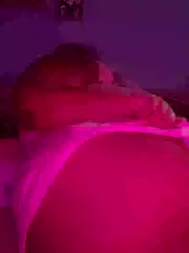 Snapshot of umawaifu chatting on 4, 4, 2026 umawaifu online show from 4, 4, 2026