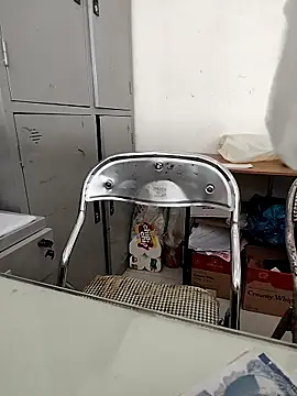 Easyly0 online show from 6, 4, 2026