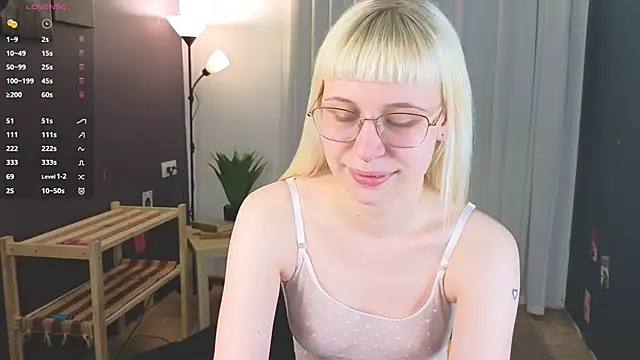 Snapshot of call_me_heaven chatting on 24, 5, 2026 call me heaven online show from 24, 5, 2026