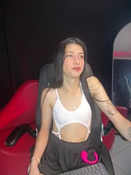 jazminswee online show from 7, 4, 2026