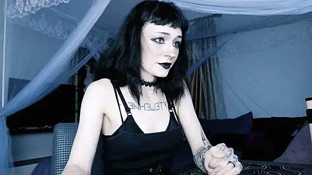 Snapshot of H3xD0ll chatting on 26, 4, 2026 H3xD0ll online show from 26, 4, 2026