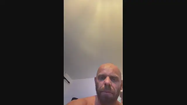 Snapshot of funycouple chatting on 30, 4, 2026 funycouple online show from 30, 4, 2026