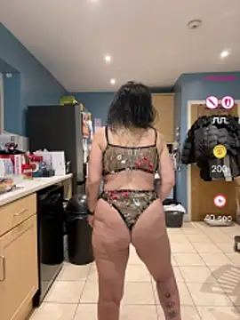 Snapshot of IvyBelleMilf chatting on 19, 5, 2026 IvyBelleMilf online show from 19, 5, 2026