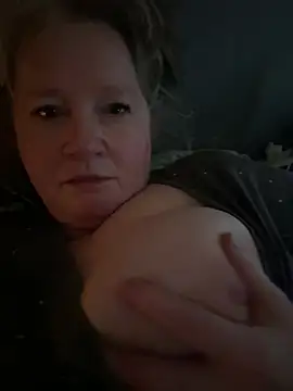 Tinchen Milf online show from 14, 4, 2026