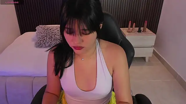 MILLYEVANS1 online show from 11, 4, 2026