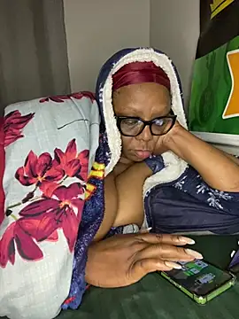 BoobsQueeen online show from 4, 7, 2026