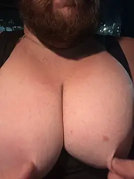 Snapshot of hugemanbreasts chatting on 24, 7, 2026 hugemanbreasts online show from 24, 7, 2026