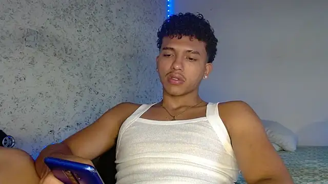 Snapshot of tonydesire_ chatting on 20, 4, 2026 tonydesire online show from 20, 4, 2026