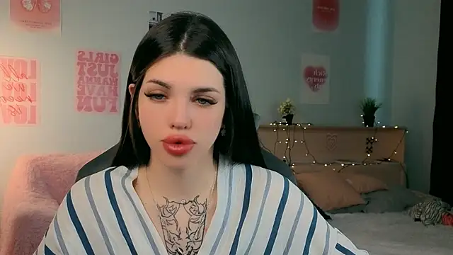 Snapshot of molly_rettyy chatting on 8, 5, 2026 molly rettyy online show from 8, 5, 2026