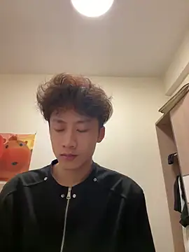 sexyboy-3525 online show from 14, 4, 2026
