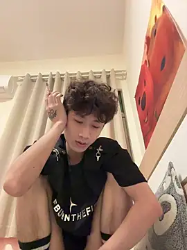 sexyboy-3525 online show from 14, 5, 2026