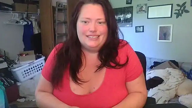 Snapshot of EmberVael chatting on 18, 6, 2026 EmberVael online show from 18, 6, 2026