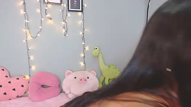 Snapshot of MissDulceRose chatting on 4, 4, 2026 MissDulceRose online show from 4, 4, 2026