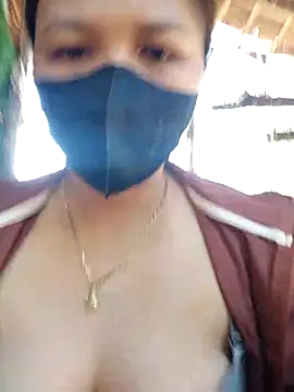 Snapshot of Yummy_9x chatting on 4, 4, 2026 Yummy 9x online show from 4, 4, 2026