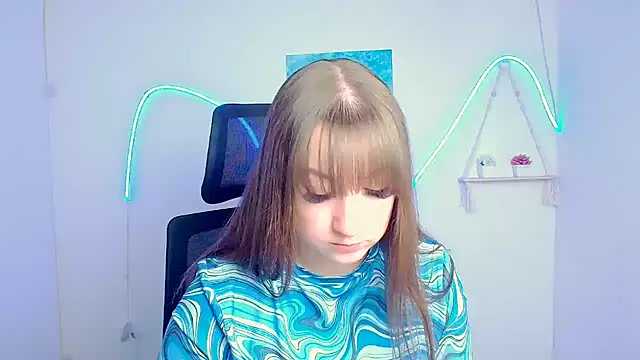 Tiffani Angel online show from 27, 4, 2026