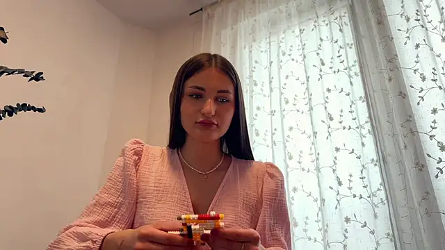 HallieHollo online show from 1, 4, 2026