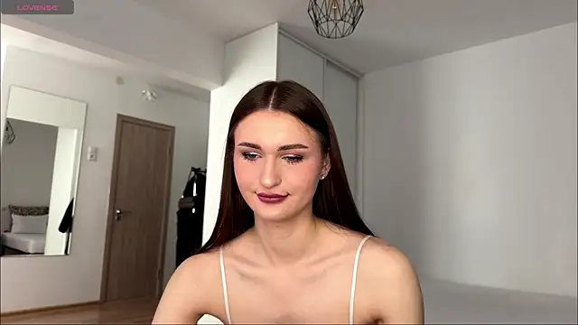 Snapshot of HallieHollo chatting on 28, 5, 2026 HallieHollo online show from 28, 5, 2026