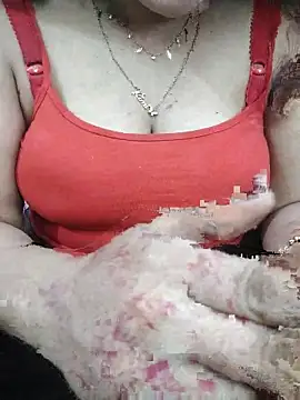 Snapshot of Your_Mommy_003 chatting on 3, 4, 2026 Your Mommy 003 online show from 3, 4, 2026