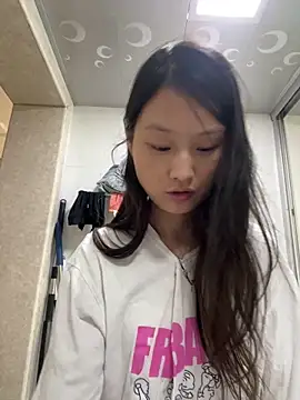 Snapshot of Zbnmji chatting on 18, 6, 2026 Zbnmji online show from 18, 6, 2026