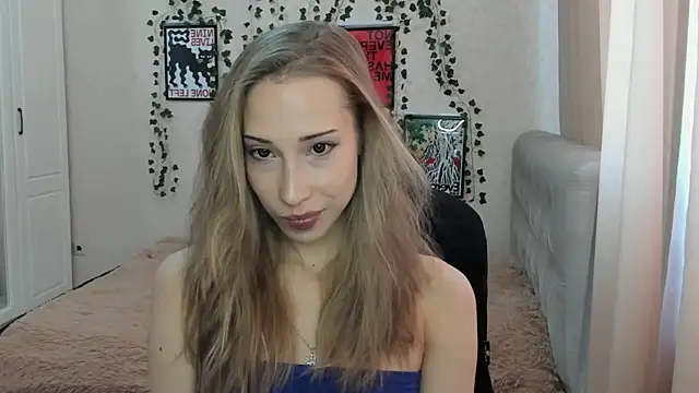 Snapshot of Emmarayder chatting on 5, 5, 2026 Emmarayder online show from 5, 5, 2026