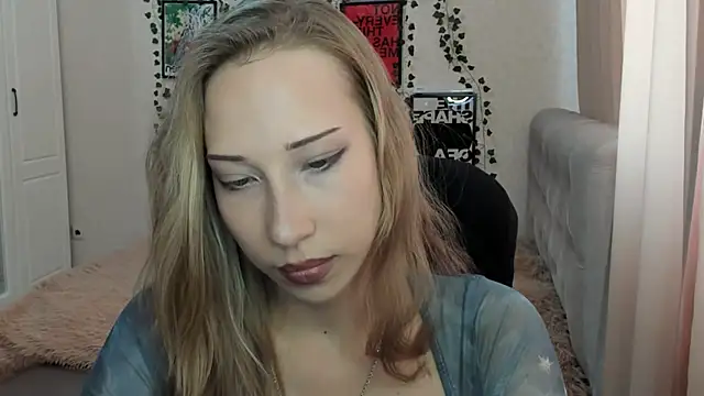 Snapshot of Emmarayder chatting on 20, 5, 2026 Emmarayder online show from 20, 5, 2026
