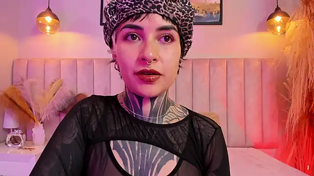 Luana fiore online show from 11, 5, 2026