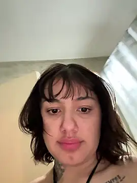 Snapshot of Abrildqquino chatting on 5, 5, 2026 Abrildqquino online show from 5, 5, 2026