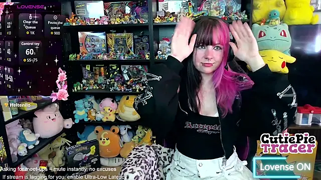 Snapshot of CutieTracer chatting on 25, 5, 2026 CutieTracer online show from 25, 5, 2026