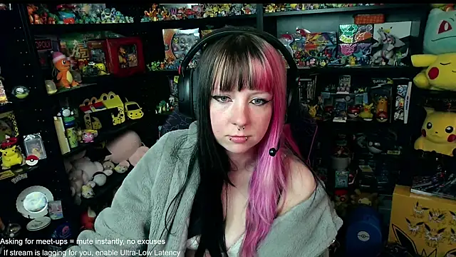 Snapshot of CutieTracer chatting on 16, 6, 2026 CutieTracer online show from 16, 6, 2026