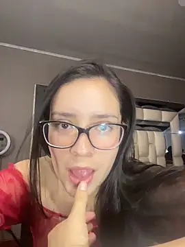 Snapshot of kimhurtado chatting on 1, 4, 2026 kimhurtado online show from 1, 4, 2026