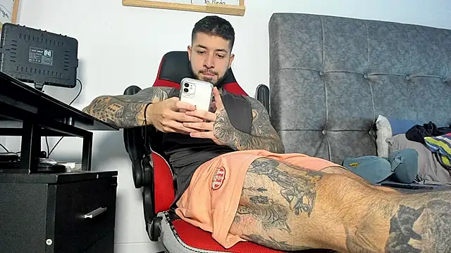 vyxen x online show from 13, 4, 2026