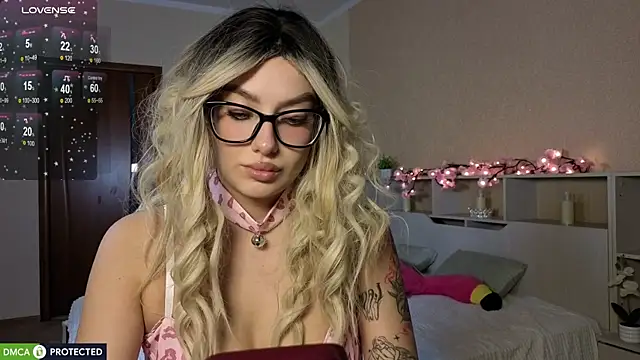 Snapshot of Emily_Bloom_119 chatting on 1, 7, 2026 Emily Bloom 119 online show from 1, 7, 2026