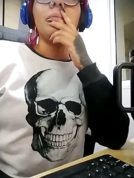 Violett Sykes online show from 7, 4, 2026