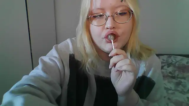 Snapshot of Elayne_Sweet chatting on 18, 4, 2026 Elayne Sweet online show from 18, 4, 2026