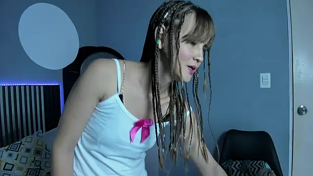 Snapshot of Alina_Valmont chatting on 1, 4, 2026 Alina Valmont online show from 1, 4, 2026