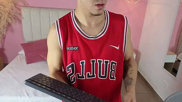 Snapshot of jhan_vassilis chatting on 1, 4, 2026 jhan vassilis online show from 1, 4, 2026